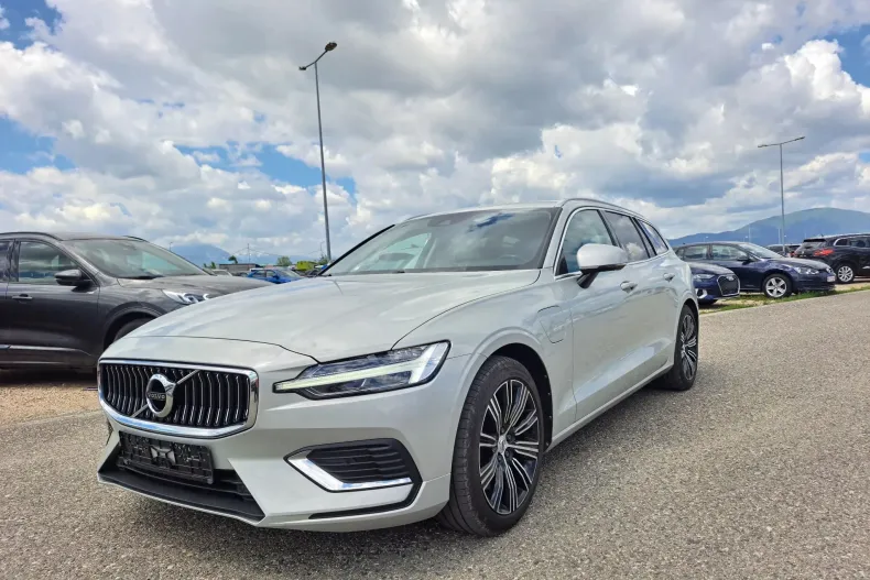 Volvo V60 din 2021 cu 177.125 km - oferta VOL248352 - foto 1