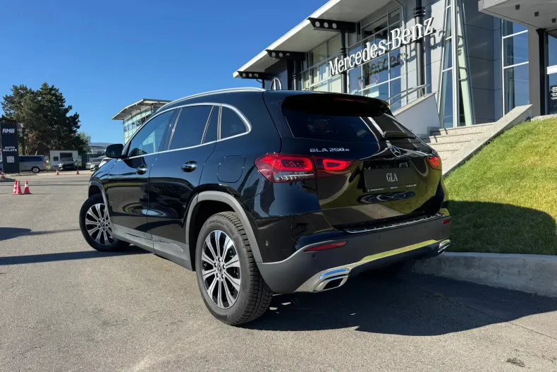 Mercedes-Benz GLA din 2023 cu 31.600 km - oferta MER248357 - foto 4