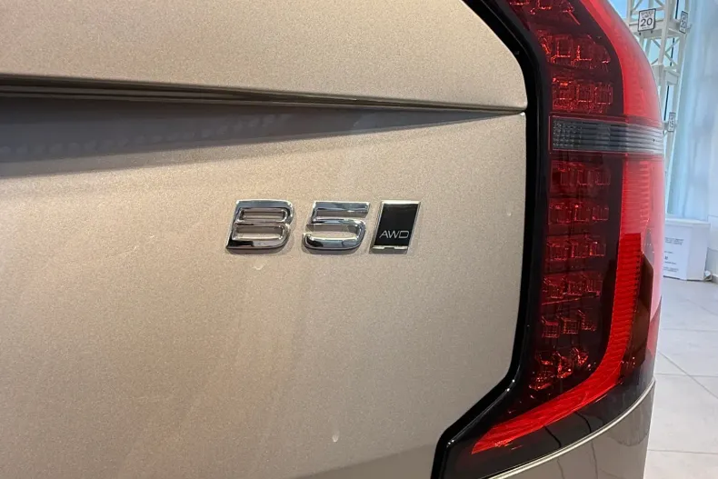 Volvo XC90 din 2024 cu 39.600 km - oferta VOL248363 - foto 8