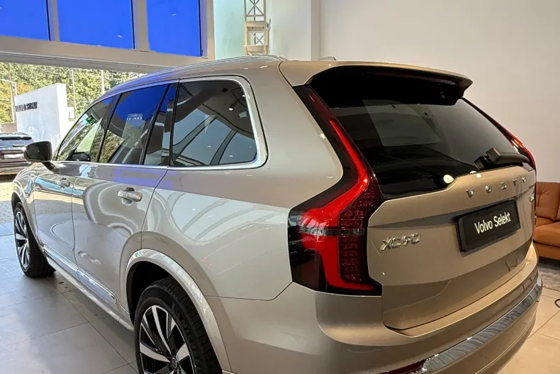 Volvo XC90 din 2024 cu 39.600 km - oferta VOL248363 - foto 9