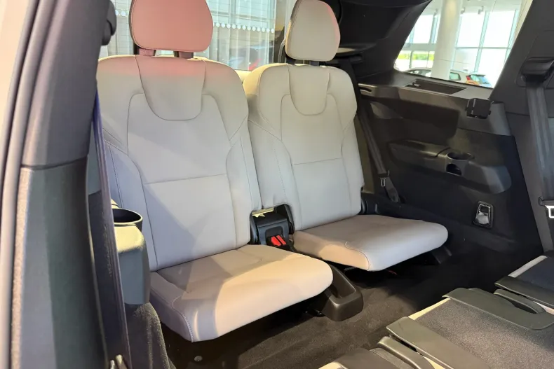 Volvo XC90 din 2024 cu 39.600 km - oferta VOL248363 - foto 21