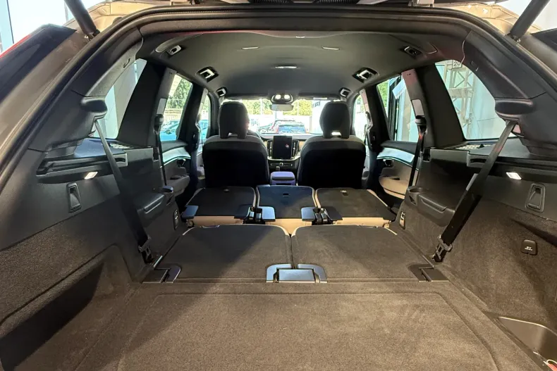 Volvo XC90 din 2024 cu 39.600 km - oferta VOL248363 - foto 23