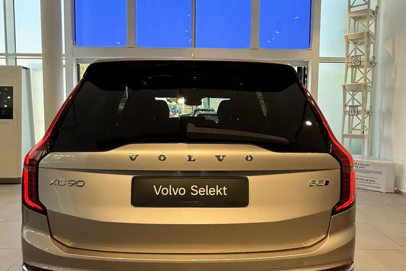 Volvo XC90 din 2024 cu 39.600 km - oferta VOL248363 - foto 25