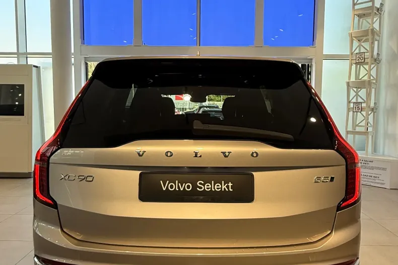 Volvo XC90 din 2024 cu 39.600 km - oferta VOL248363 - foto 26