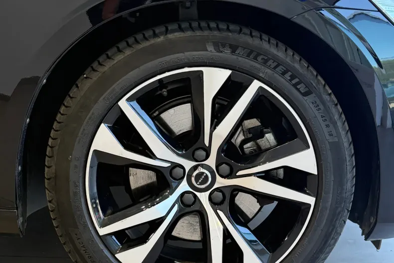 Volvo V60 din 2023 cu 13.500 km - oferta VOL248364 - foto 4