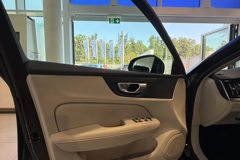 Volvo V60 din 2023 cu 13.500 km - oferta VOL248364 - foto 11