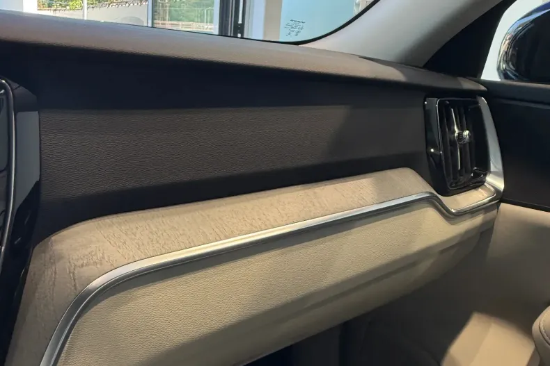 Volvo V60 din 2023 cu 13.500 km - oferta VOL248364 - foto 18