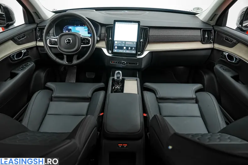 Volvo XC90 din 2025 cu 29.000 km - oferta VOL248369 - foto 2