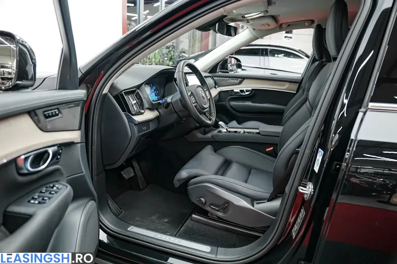 Volvo XC90 din 2025 cu 29.000 km - oferta VOL248369 - foto 4