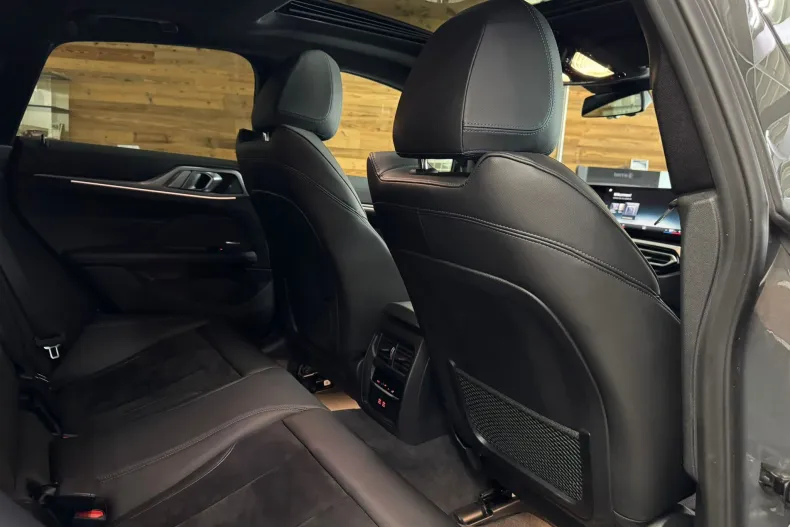 BMW i4 (Seria 4) din 2022 cu 135.263 km - oferta BMW248389 - foto 12