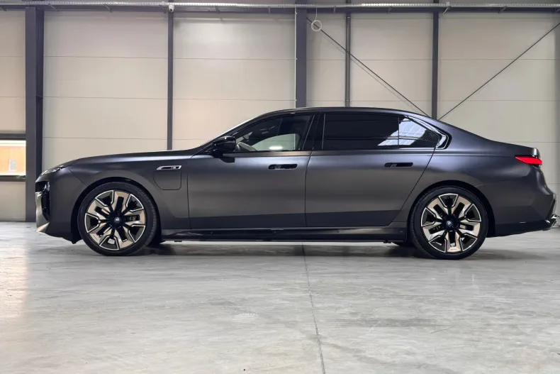 BMW M7 (Seria 7) din 2024 cu 38.558 km - oferta BMW248390 - foto 4
