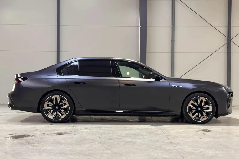 BMW M7 (Seria 7) din 2024 cu 38.558 km - oferta BMW248390 - foto 11