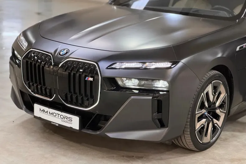 BMW M7 (Seria 7) din 2024 cu 38.558 km - oferta BMW248390 - foto 17