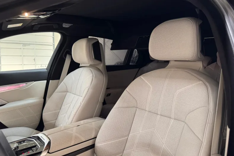 BMW M7 (Seria 7) din 2024 cu 38.558 km - oferta BMW248390 - foto 22