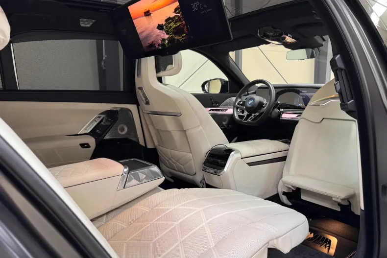 BMW M7 (Seria 7) din 2024 cu 38.558 km - oferta BMW248390 - foto 28