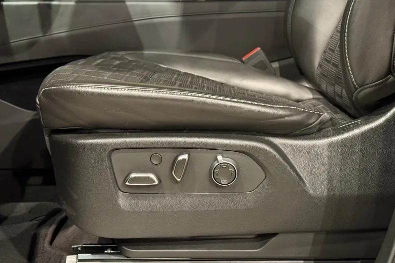 Cadillac Escalade din 2023 cu 15.776 km - oferta CAD248392 - foto 21