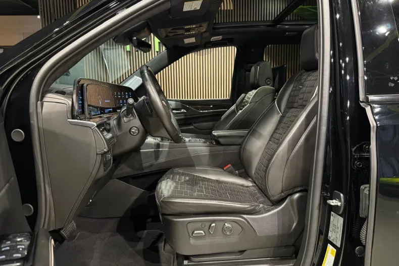 Cadillac Escalade din 2023 cu 15.776 km - oferta CAD248392 - foto 22