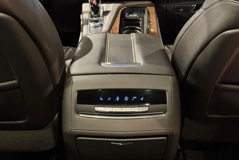 Cadillac Escalade din 2023 cu 15.776 km - oferta CAD248392 - foto 35