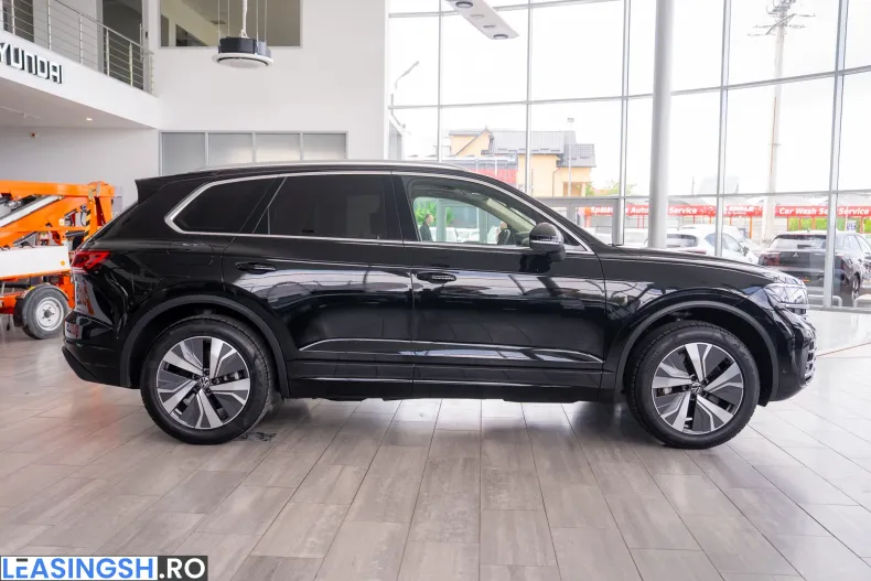 Volkswagen Touareg din 2024 cu 77.645 km - oferta VOL248400 - foto 9