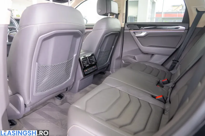 Volkswagen Touareg din 2024 cu 77.645 km - oferta VOL248400 - foto 22