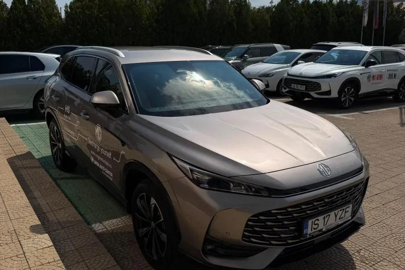 MG HS din 2025 cu 7.900 km - oferta MG0248406 - foto 3