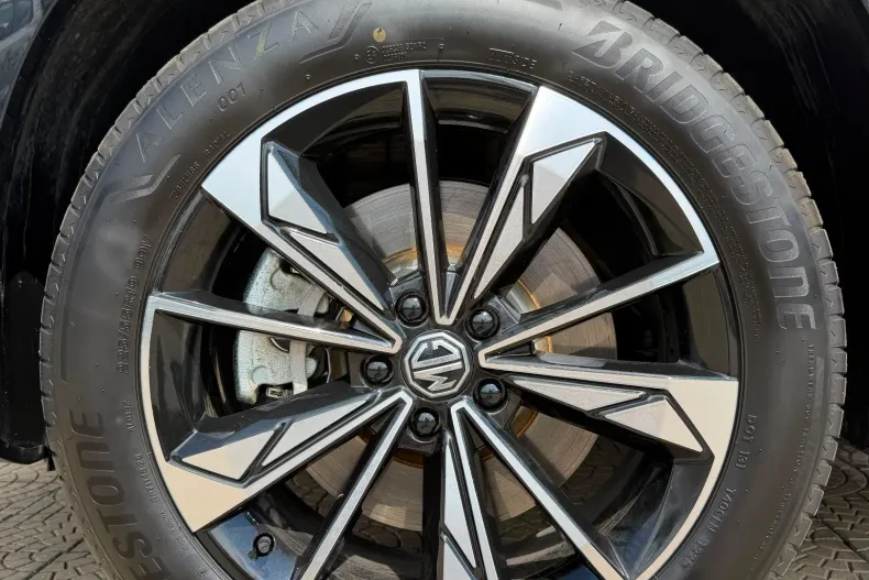 MG HS din 2025 cu 7.900 km - oferta MG0248406 - foto 11