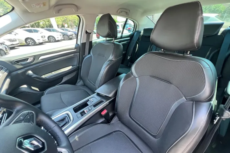 Renault Megane din 2023 cu 37.820 km - oferta REN248414 - foto 4