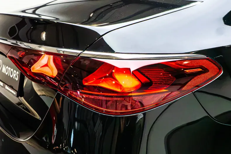 Mercedes-Benz E din 2025 cu 30.500 km - oferta MER248433 - foto 20