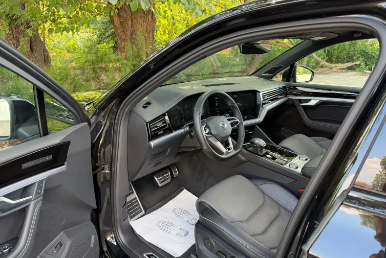 Volkswagen Touareg din 2023 cu 147.420 km - oferta VOL248450 - foto 6