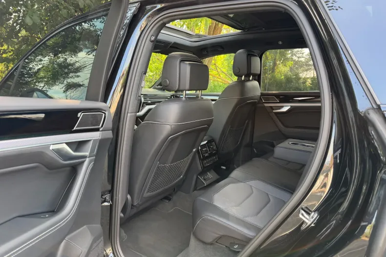 Volkswagen Touareg din 2023 cu 147.420 km - oferta VOL248450 - foto 7