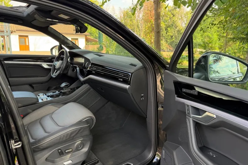 Volkswagen Touareg din 2023 cu 147.420 km - oferta VOL248450 - foto 18