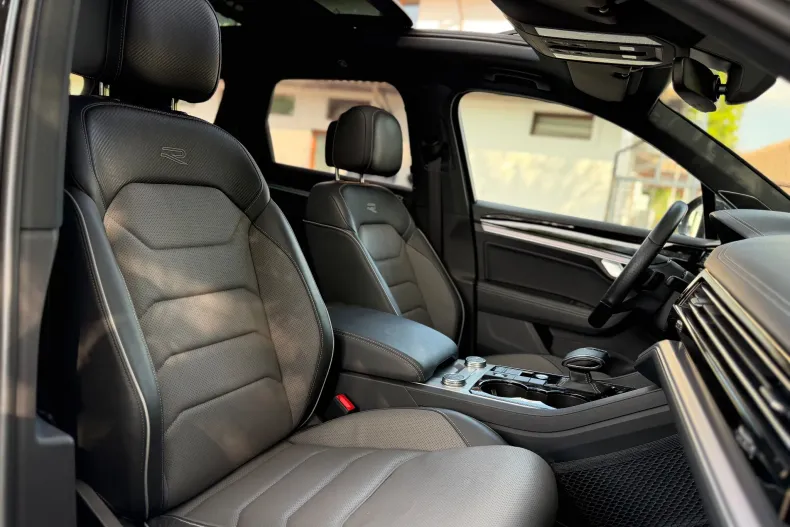 Volkswagen Touareg din 2023 cu 147.420 km - oferta VOL248450 - foto 19