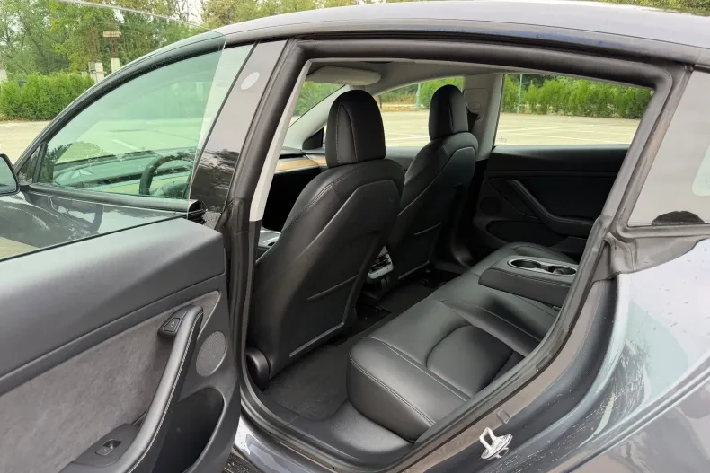 Tesla Model 3 din 2021 cu 114.962 km - oferta TES248451 - foto 7