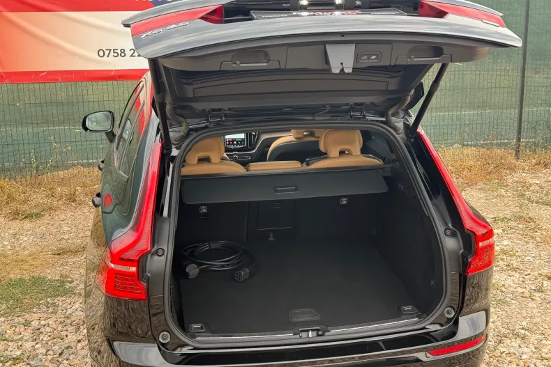 Volvo XC60 din 2023 cu 125.899 km - oferta VOL248453 - foto 13
