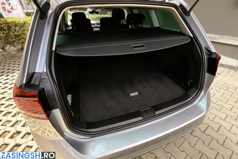 Volkswagen Passat din 2023 cu 150.375 km - oferta VOL248460 - foto 12