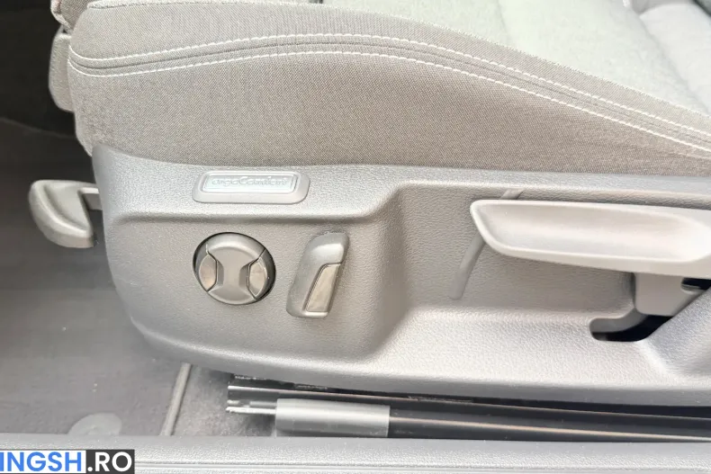 Volkswagen Passat din 2023 cu 150.375 km - oferta VOL248460 - foto 17