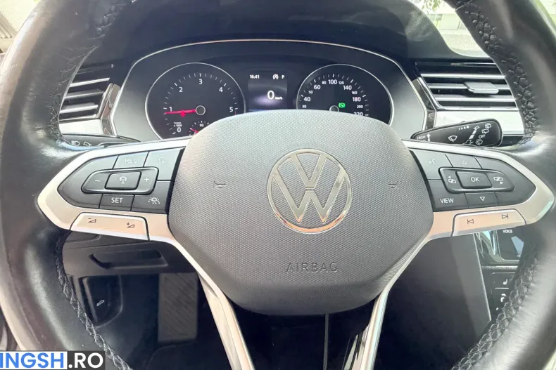 Volkswagen Passat din 2023 cu 150.375 km - oferta VOL248460 - foto 21