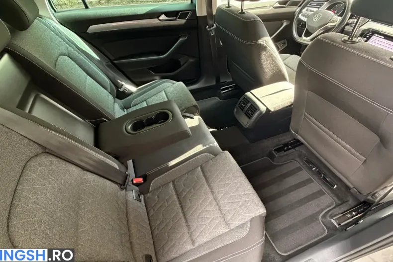 Volkswagen Passat din 2023 cu 150.375 km - oferta VOL248460 - foto 36