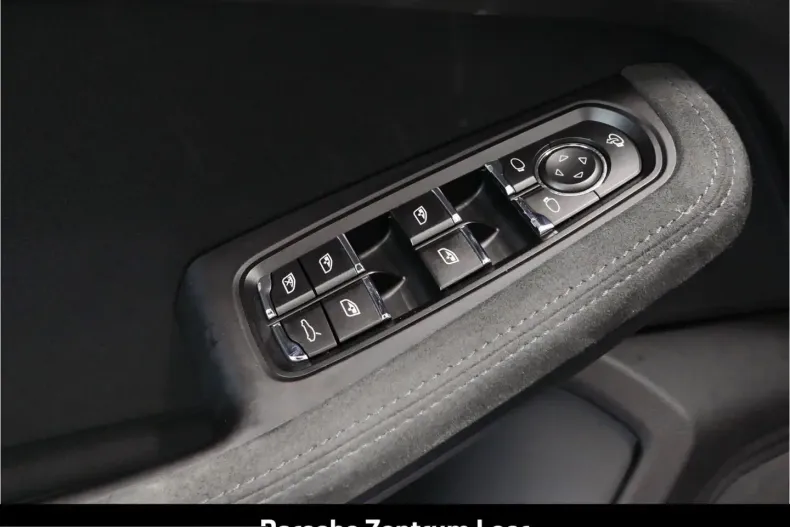 Porsche Macan din 2023 cu 48.359 km - oferta POR248496 - foto 29