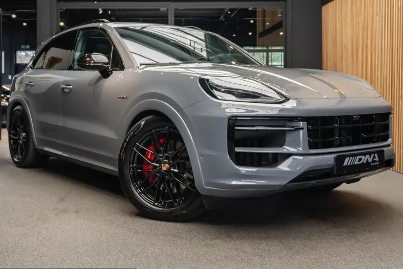 Porsche Cayenne din 2024 cu 39.625 km - oferta POR248498 - foto 1