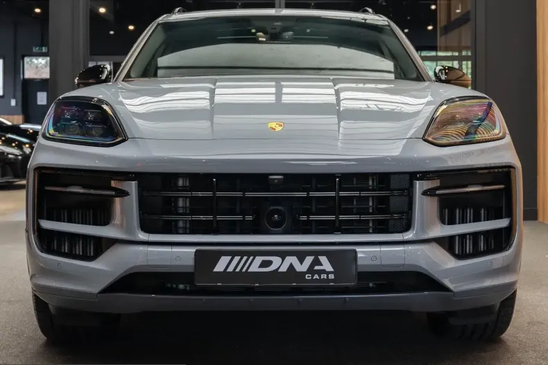 Porsche Cayenne din 2024 cu 39.625 km - oferta POR248498 - foto 2