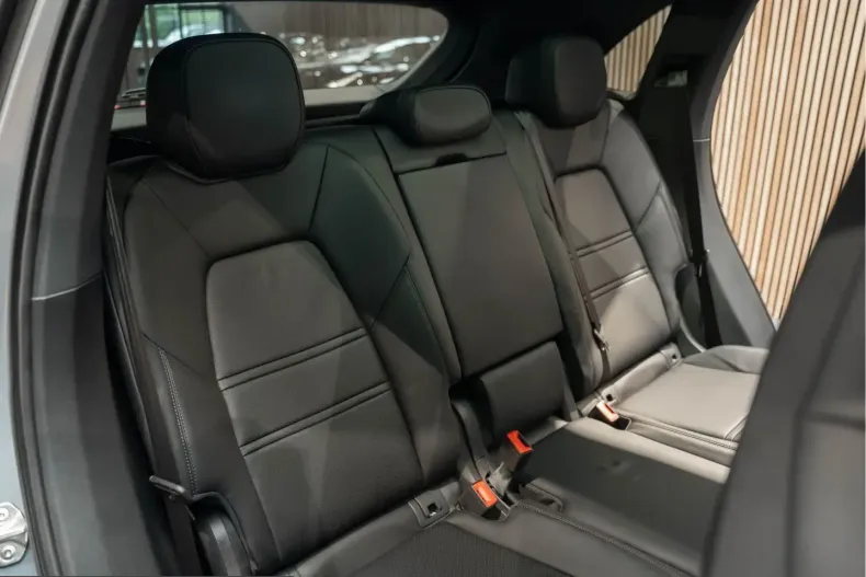 Porsche Cayenne din 2024 cu 39.625 km - oferta POR248498 - foto 9
