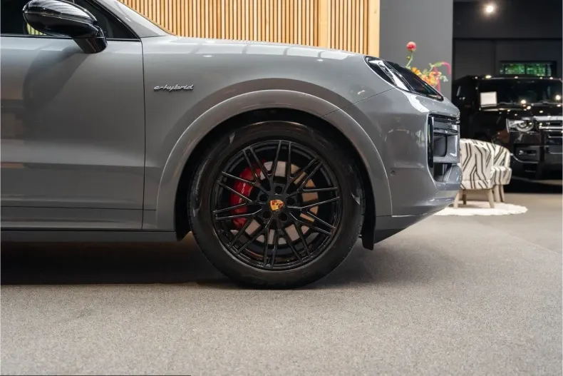 Porsche Cayenne din 2024 cu 39.625 km - oferta POR248498 - foto 12