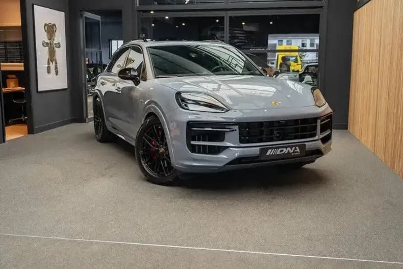 Porsche Cayenne din 2024 cu 39.625 km - oferta POR248498 - foto 16