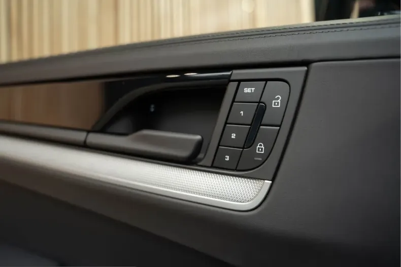 Porsche Cayenne din 2024 cu 39.625 km - oferta POR248498 - foto 20