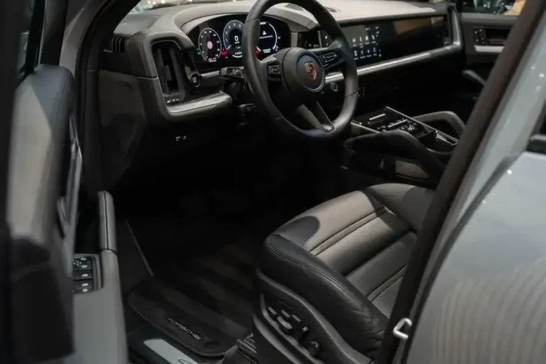 Porsche Cayenne din 2024 cu 39.625 km - oferta POR248498 - foto 42