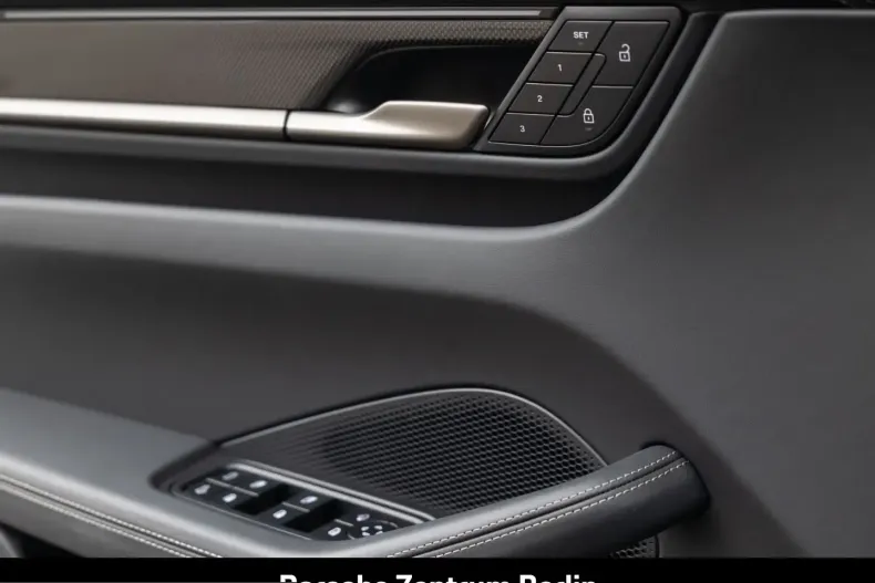 Porsche Macan din 2025 cu 12.930 km - oferta POR248501 - foto 24