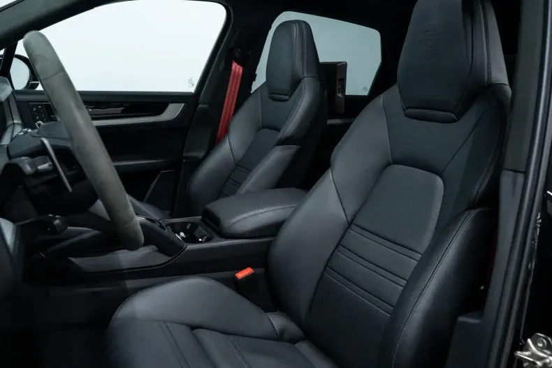 Porsche Cayenne din 2025 cu 18.976 km - oferta POR248509 - foto 8