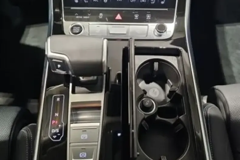 Audi Q8 din 2024 cu 26.251 km - oferta AUD248511 - foto 18