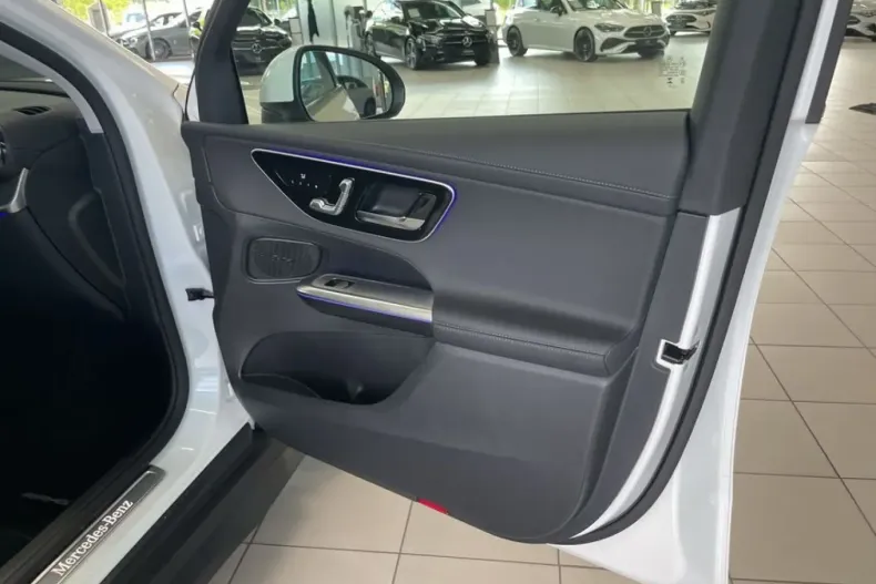 Mercedes-Benz GLC 300 (Clasa GLC) din 2025 cu 12.408 km - oferta MER248519 - foto 19